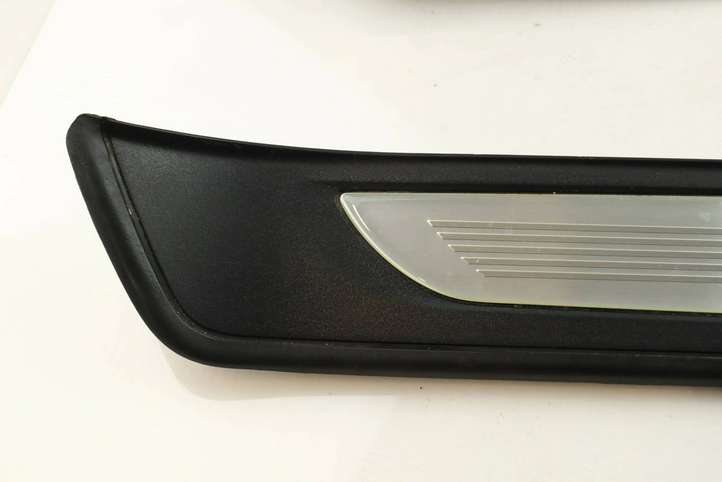 BMW 3 E90 E91 (2005 - 2012)  7907154 Отделка переднего порога (внутренняя)