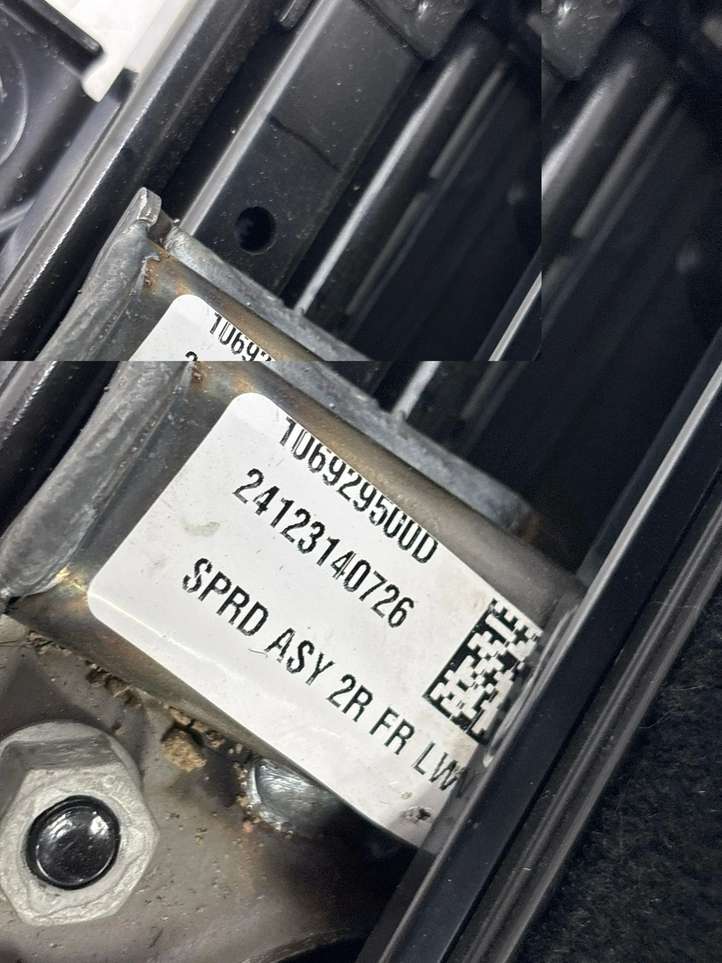 Tesla Model X (2021 - )  412351105A Заднее сиденье