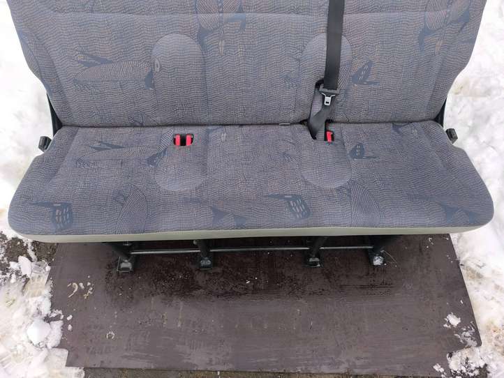 Renault Trafic II (X83) (2002 - 2014)   Третьи ряд