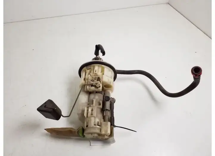 Lexus RX 300 (1997 - 2003) 77020-48041 Топливный насос (в баке) — фото 1