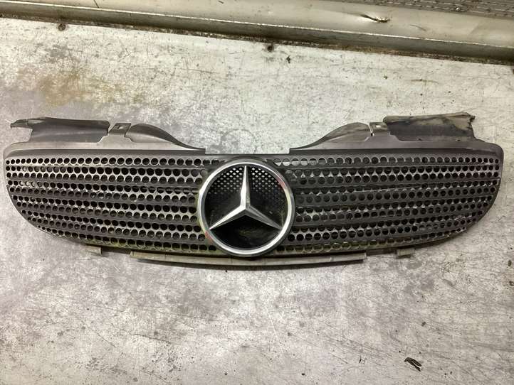 Mercedes-Benz SLK R170 (1996 - 2004)  1708800085 Передняя решётка