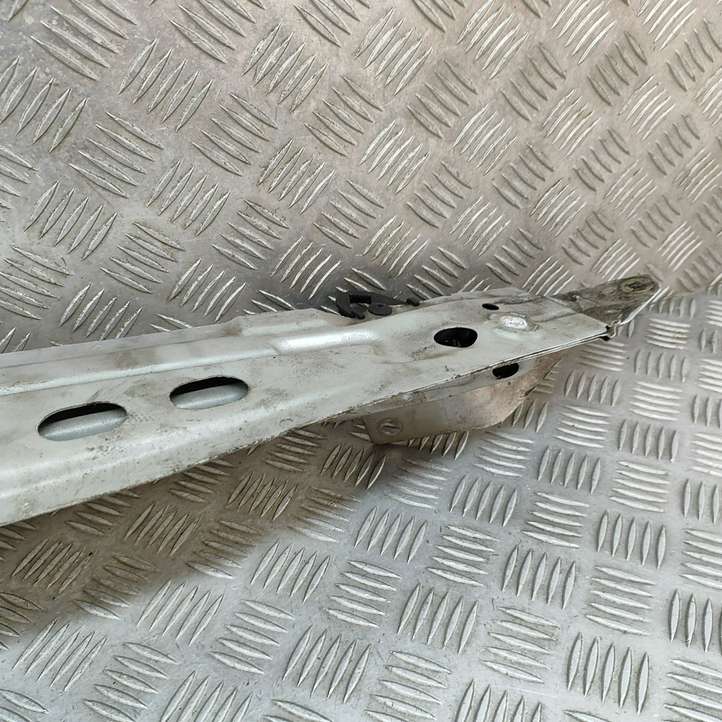 Porsche Cayenne (9PA) (2002 - 2010)  7L5805176A Держатель крыла