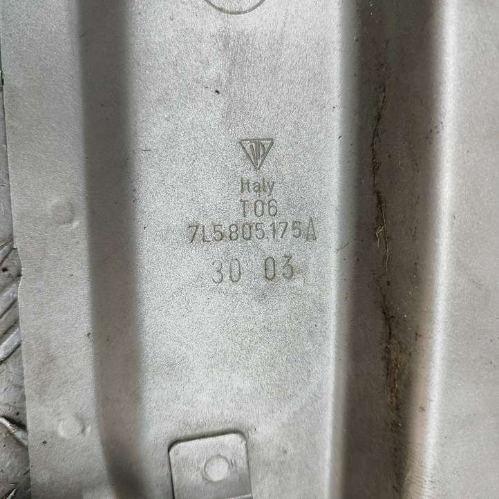 Porsche Cayenne (9PA) (2002 - 2010)  7L5805175A Держатель крыла