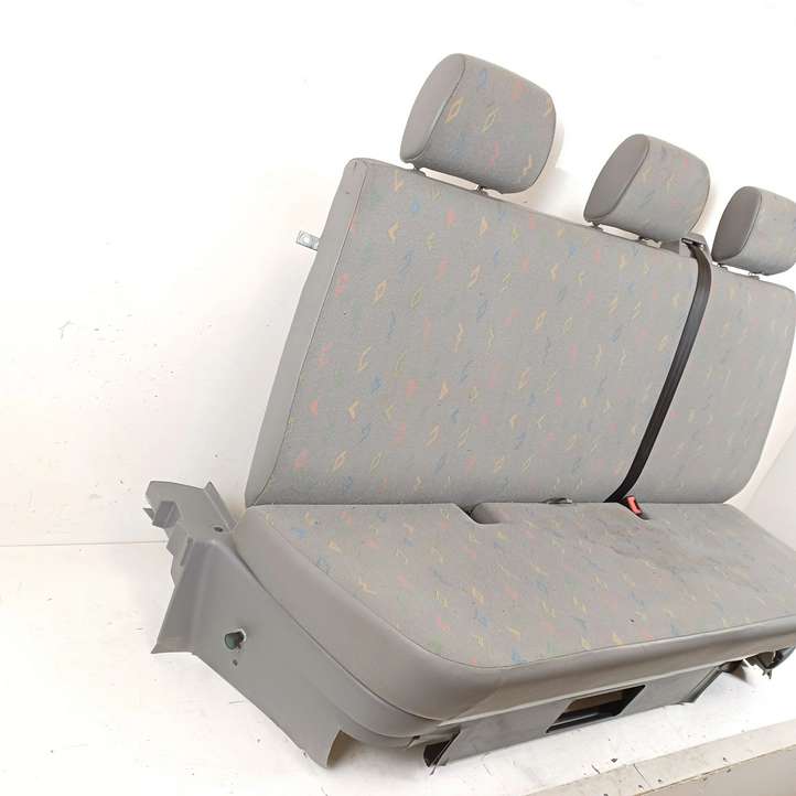 Volkswagen Transporter-Caravelle (2003 - 2009)  7J0885775A Третьи ряд