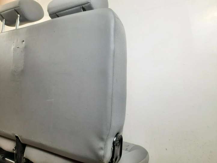 Volkswagen Transporter-Caravelle (2003 - 2009)   Третьи ряд