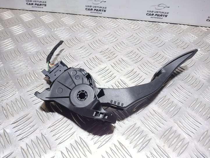 Opel Astra (2009 - 2012)  13252704 Педаль акселератора