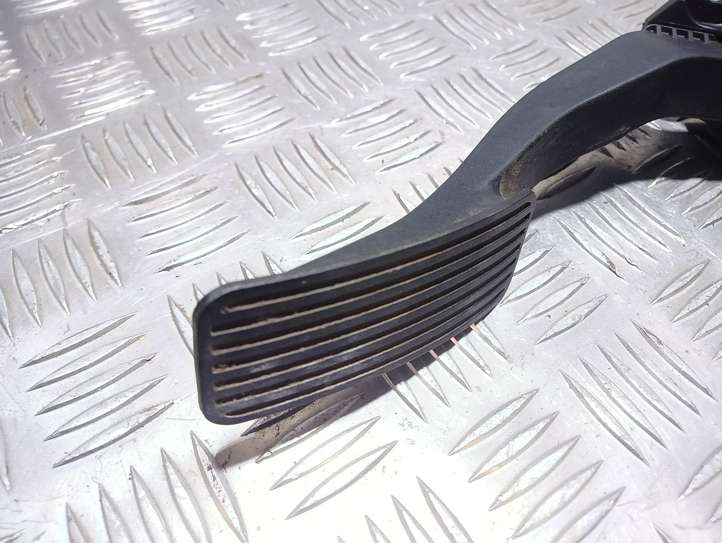 Opel Astra (2009 - 2012)  13252704 Педаль акселератора
