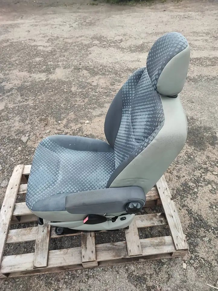 Renault Trafic II (X83) (2002 - 2014) Переднее сиденье пассажира — фото 1