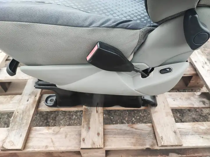 Renault Trafic II (X83) (2002 - 2014) Переднее сиденье пассажира — фото 12