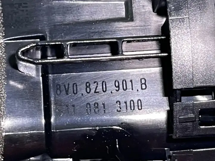 Audi A3/S3 8V (2012 - 2016) 8V0820901B Боковой воздушный дефлектор — фото 4