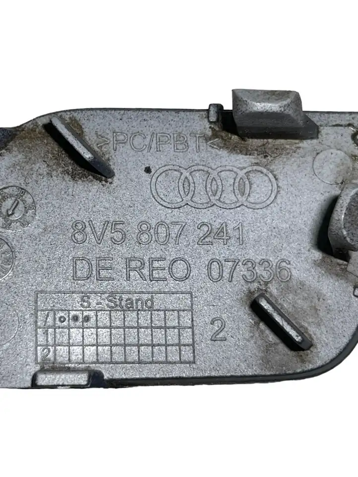 Audi A3/S3 8V (2012 - 2016) 8V5807241 Заглушка буксировочной петли — фото 4