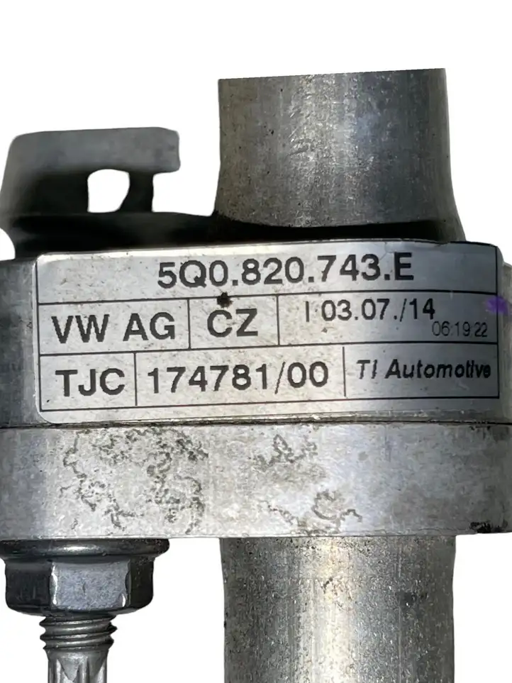 Audi A3/S3 8V (2012 - 2016) 5Q0820743E Трубки и шланги кондиционера — фото 3