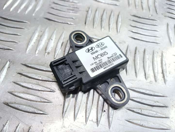 Kia Sorento (2002 - 2006)  956403E000 Датчик ESP (системы стабильности) (датчик курсовой устойчивости))