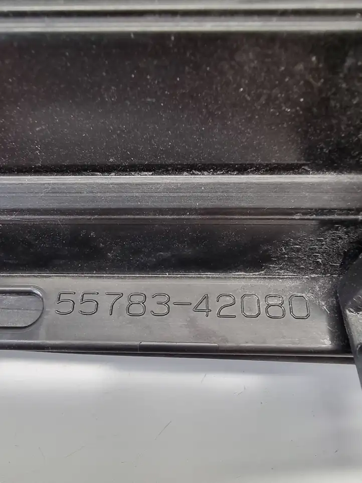 Toyota RAV 4 (XA50) (2018 - ) 5578342080 Жабо стеклоочистителей — фото 5