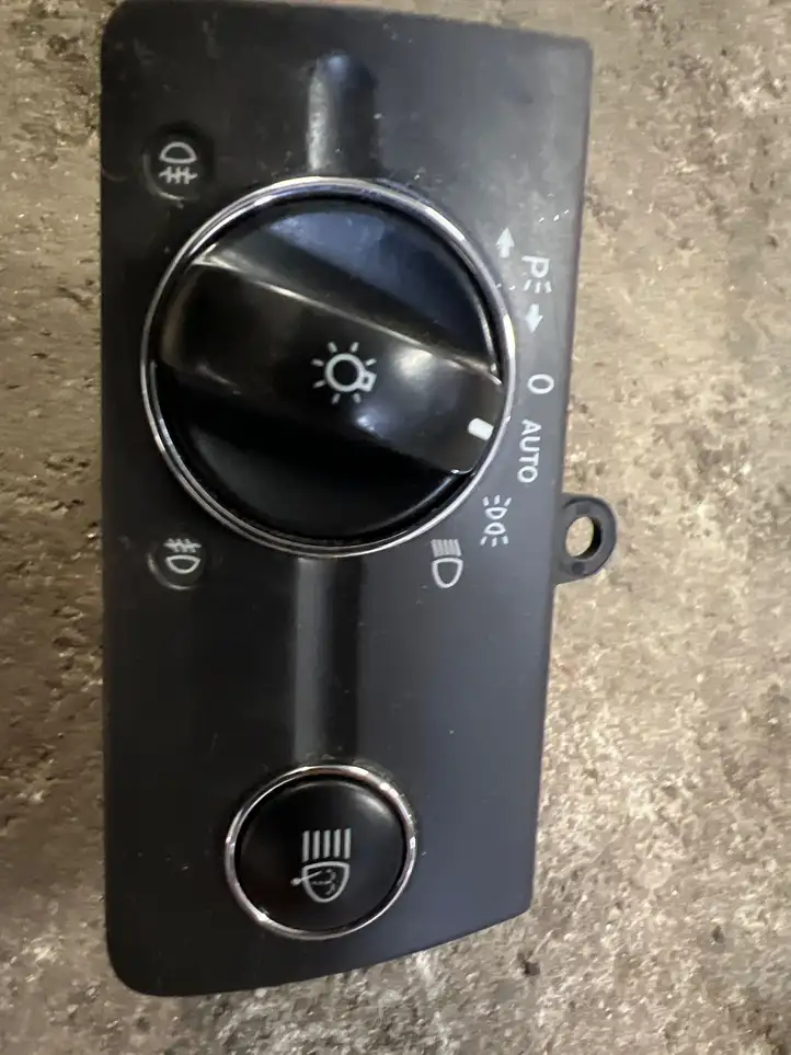 Mercedes-Benz E W211 (2002 - 2009) 2115450104 Включатель фонарей — фото 3