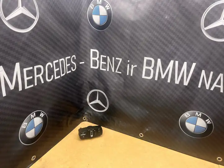 BMW 5 F10 F11 (2009 - 2016) 9192744 Включатель фонарей — фото 1