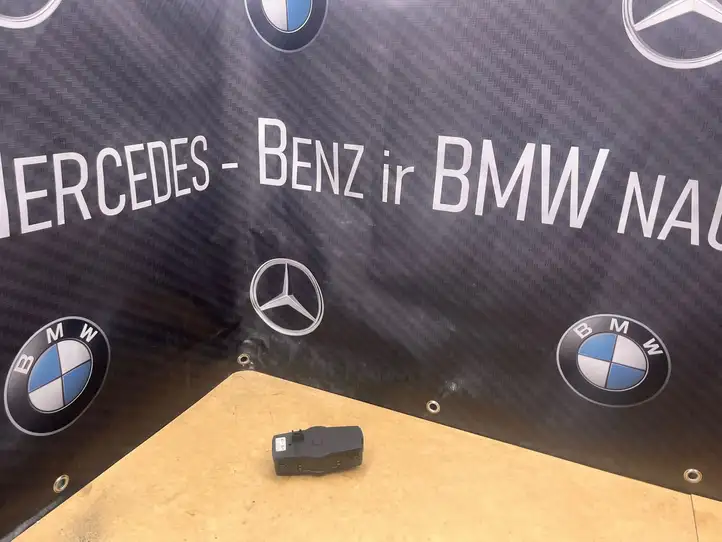 BMW 5 F10 F11 (2009 - 2016) 9192744 Включатель фонарей — фото 2