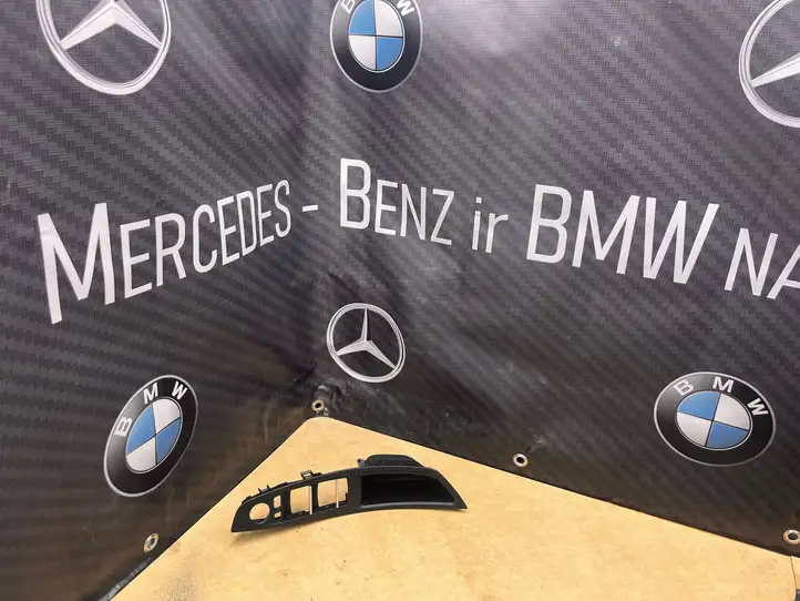 BMW 5 F10 F11 (2009 - 2016) 7261933 Накладка ручки двери — фото 1