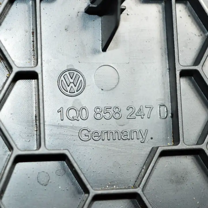 Volkswagen Eos (2006 - 2010) 1Q0858247D Прочие детали салона — фото 4