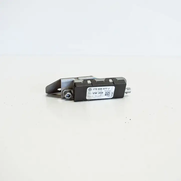 Volkswagen Touran I (2003 - 2010) 1T0035577J Усилитель антенны — фото 1