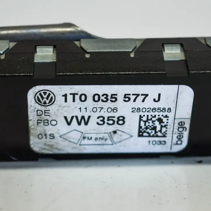 Volkswagen Touran I (2003 - 2010) 1T0035577J Усилитель антенны — фото 4