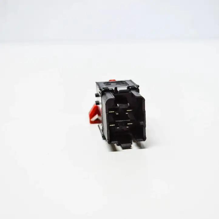 Volkswagen Touran I (2003 - 2010) 1T0953509 Кнопка фаркопа в багажнике — фото 2