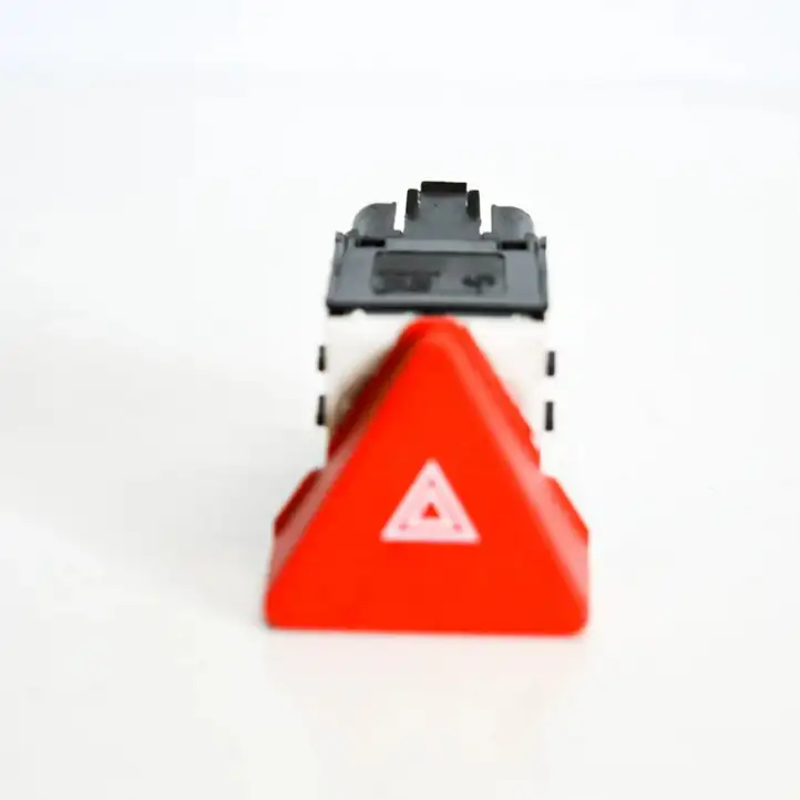 Volkswagen Touran I (2003 - 2010) 1T0953509 Кнопка фаркопа в багажнике — фото 1
