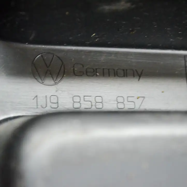 Volkswagen Golf IV (1998 - 2005) 1J9858857 Прочая отделка багажника — фото 3