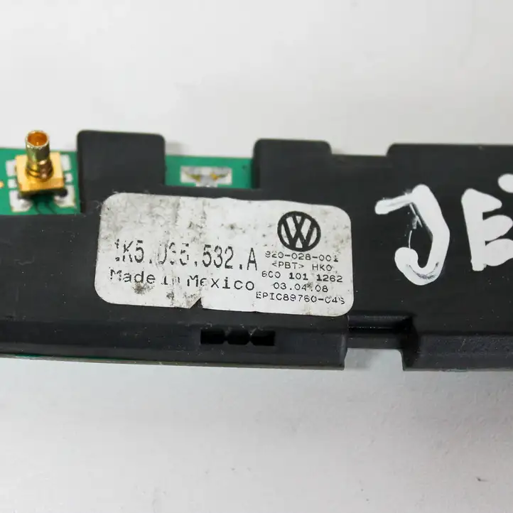 Volkswagen Jetta V (2005 - 2010) 1K5035532A Усилитель антенны — фото 2