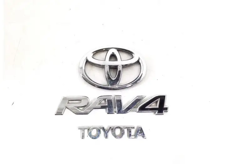 Toyota RAV 4 (XA30) (2006 - 2016) Эмблема автомобиля — фото 1