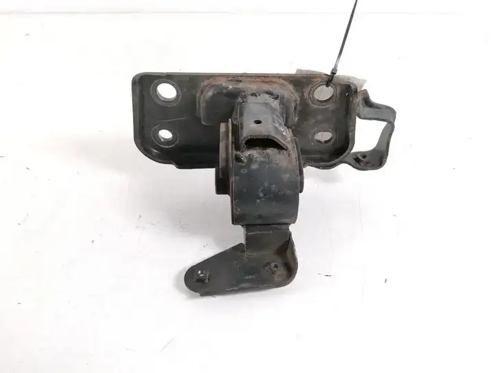 Toyota RAV 4 (XA30) (2006 - 2016) 12372-28220 Опора двигателя — фото 1