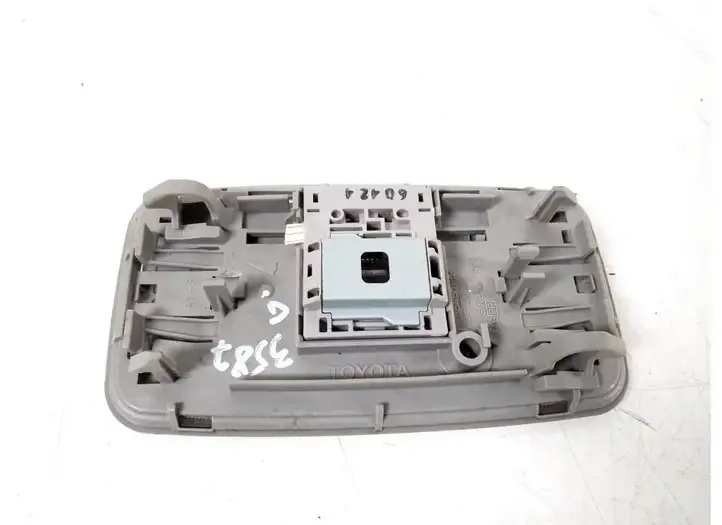 Toyota RAV 4 (XA30) (2006 - 2016) 81240-52040 Задняя подсветка — фото 3