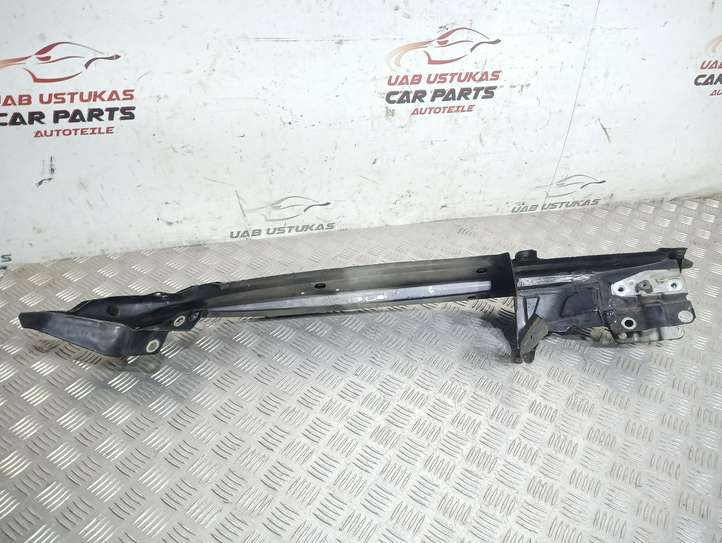 Porsche Cayenne (9PA) (2002 - 2010)  7L5805176A Держатель крыла