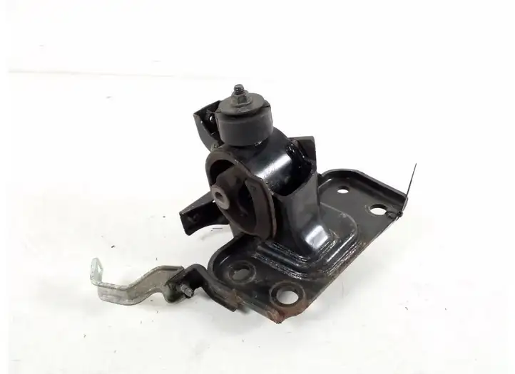 Toyota RAV 4 (XA30) (2006 - 2016) 12372-26010 Опора двигателя — фото 1