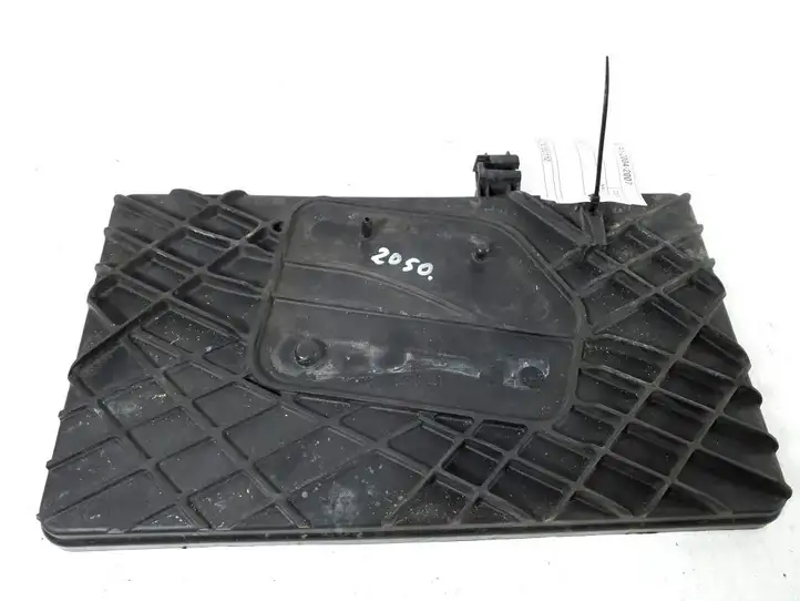 Toyota Corolla Verso AR10 (2004 - 2009) 74431-0F010 Держатель аккумулятора — фото 2