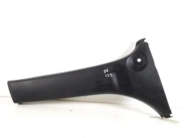 Toyota Avensis Verso (2001 - 2004) 62413-44040 Нижняя обшивка стойки B — фото 1