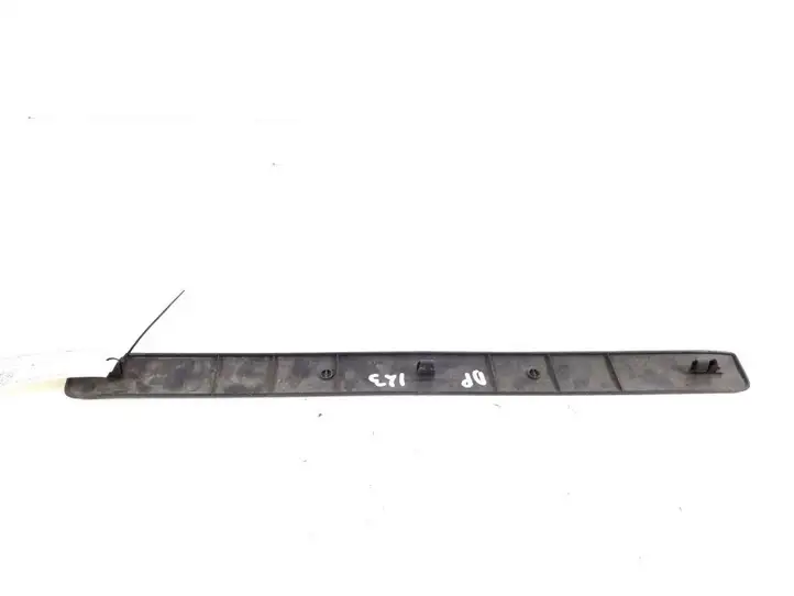 Toyota Avensis Verso (2001 - 2004) 67911-44040 Внутренняя отделка переднего порога — фото 2