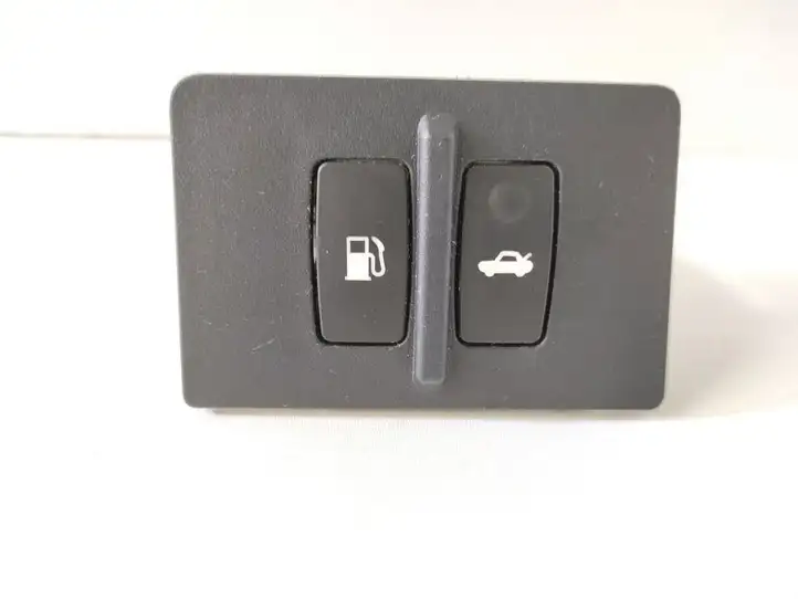 Lexus IS 220D-250-350 (2005 - 2010) 84840-33080 Другие включатели / ручки/ переключатели — фото 1