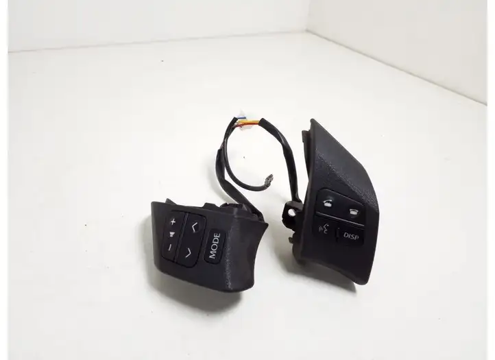 Lexus IS 220D-250-350 (2005 - 2010) 84250-53070 Кнопки на рулевом колесе — фото 1