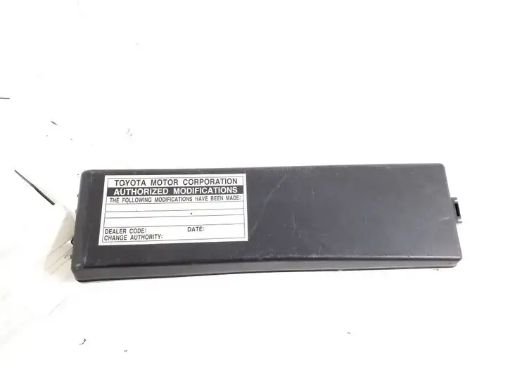 Lexus IS 220D-250-350 (2005 - 2010) 82662-53090 Крышка ящика предохранителей — фото 1