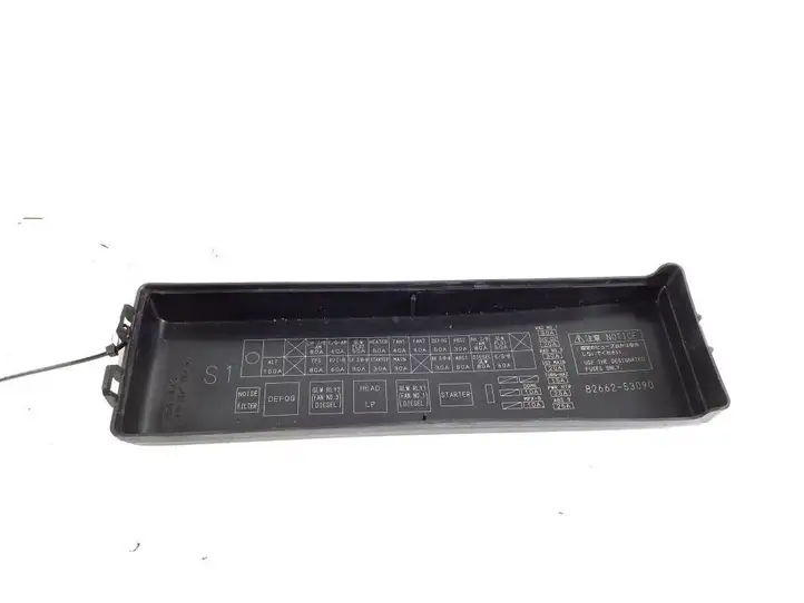 Lexus IS 220D-250-350 (2005 - 2010) 82662-53090 Крышка ящика предохранителей — фото 2
