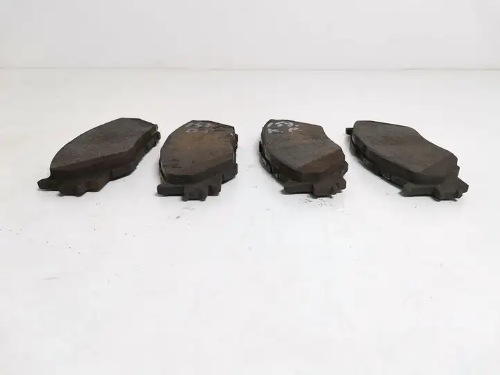 Lexus IS 220D-250-350 (2005 - 2010) 04465-53040 Передние тормозные колодки — фото 3