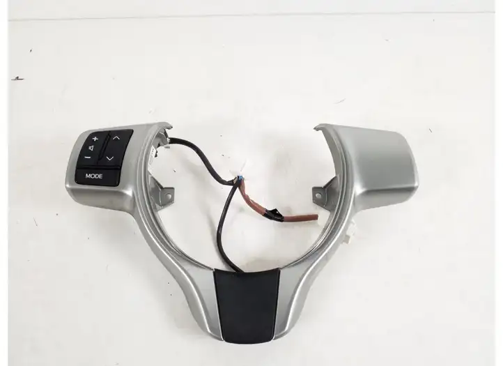 Toyota Yaris (2012 - 2014) 84250-0D020 Кнопки на рулевом колесе — фото 1