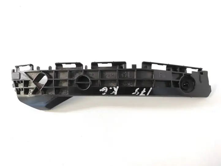 Toyota Yaris (2012 - 2014) 52576-0D130 Кронштейн заднего бампера — фото 1