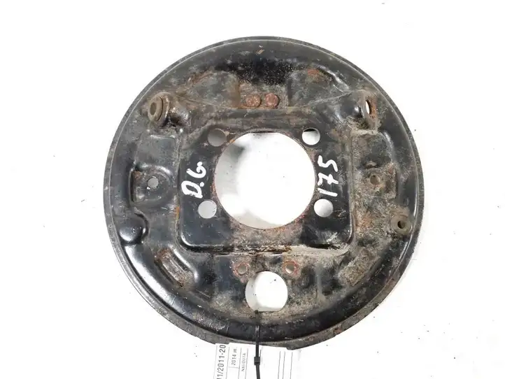 Toyota Yaris (2012 - 2014) 47043-09020 Защитный кожух заднего тормозного диска — фото 2