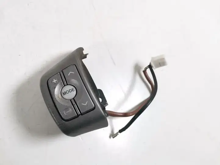 Toyota RAV 4 (XA30) (2006 - 2016) 84247-42030 Кнопки на рулевом колесе — фото 1