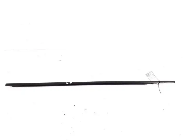 Toyota Yaris (2005 - 2009) 68210-0D060 Накладка стекла передней двери — фото 1