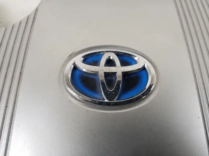 Toyota Prius Prime (2017 - ) 12601-37010 Крышка двигателя декоративная — фото 4