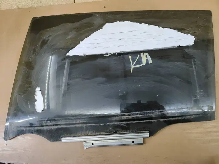 Toyota RAV 4 (XA40) (2012 - 2018) 43R007953 Стекло задней двери — фото 1