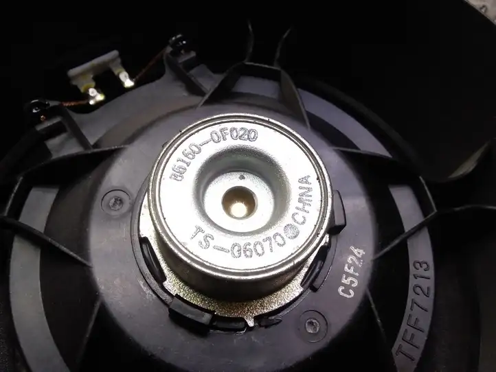 Toyota Corolla Verso AR10 (2004 - 2009) 861600F020 Динамики передних дверей — фото 3